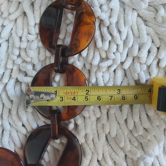 Unbranded brown acrylic necklace - Picture 3 of 3